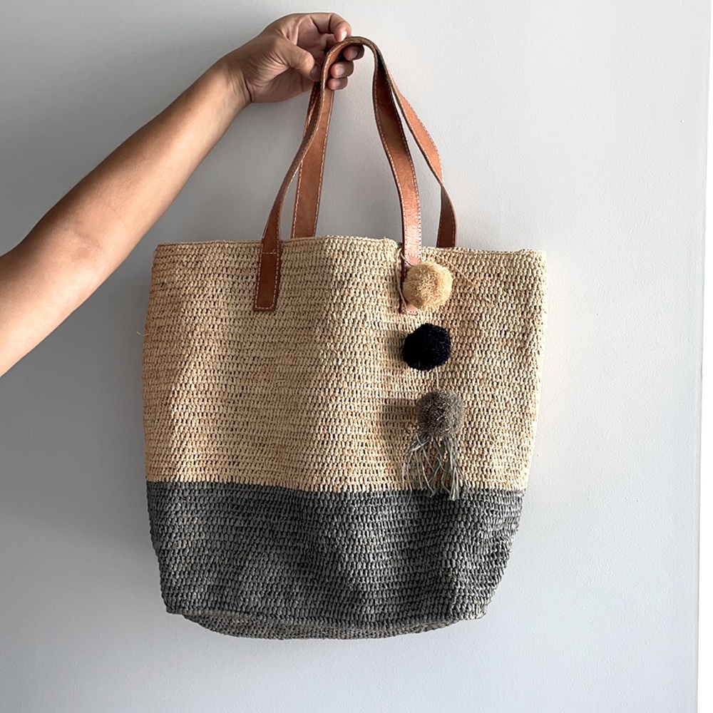 Mar Y Sol tote. Used